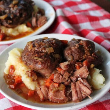 osso bucco beef shanks served over mashed potatoes